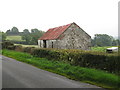 Field barn alongside Begny Hill Road