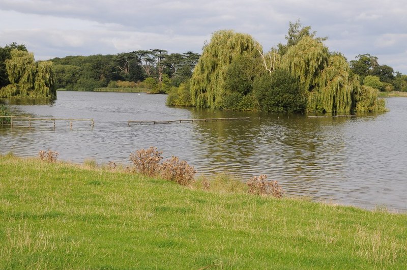 Pirton Pool © Philip Halling :: Geograph Britain and Ireland