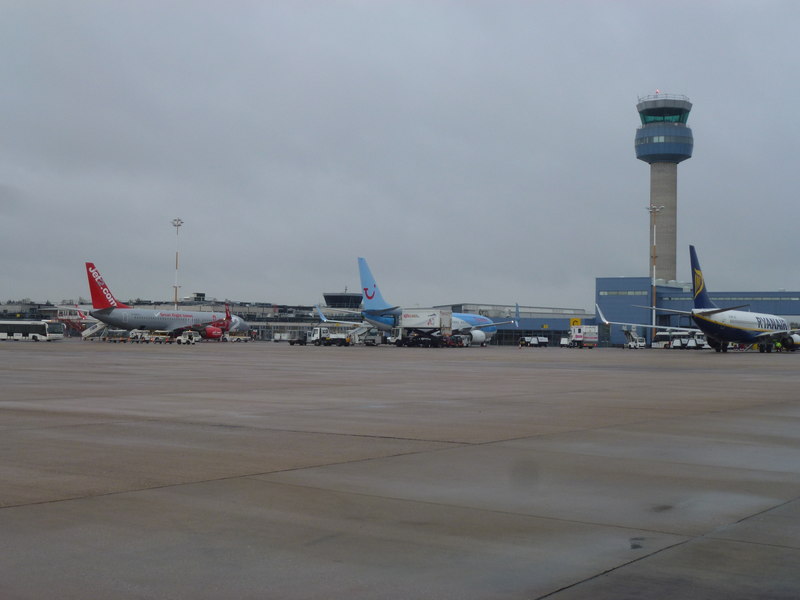 Control tower and planes at East... © Richard Humphrey cc-by-sa/2.0 ...