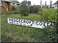 Sign to Hedgecroft Cottages, Ripley