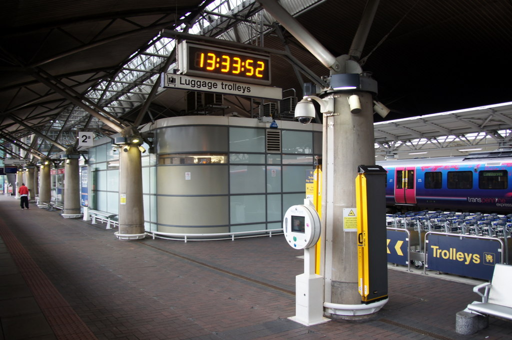 manchester-airport-train-station-lw-graphics