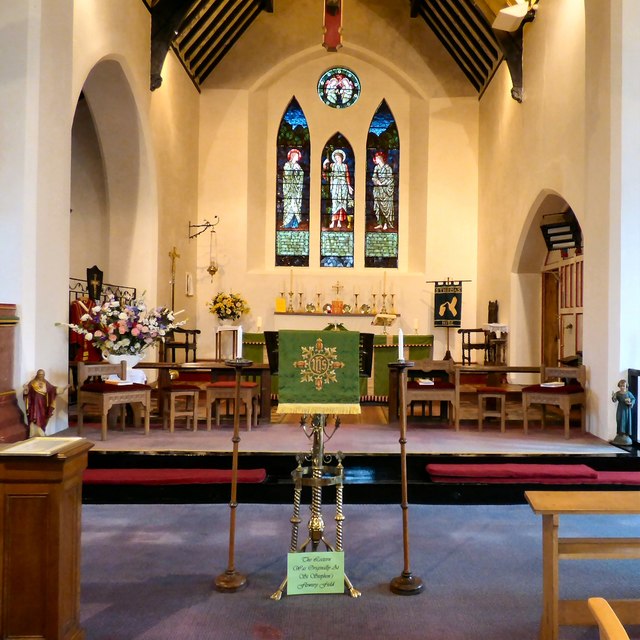 St Thomas the Apostle: Altar and Lectern © Gerald England :: Geograph ...