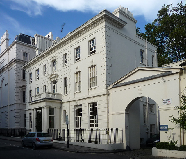 Lowndes House, Lowndes Place