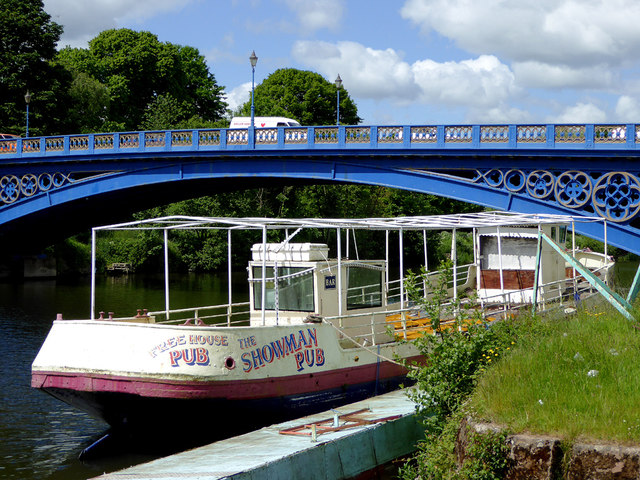 Disused floating pub at Stourport, Worcestershire