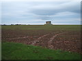 Farmland and building, North Lingy Moor Farm