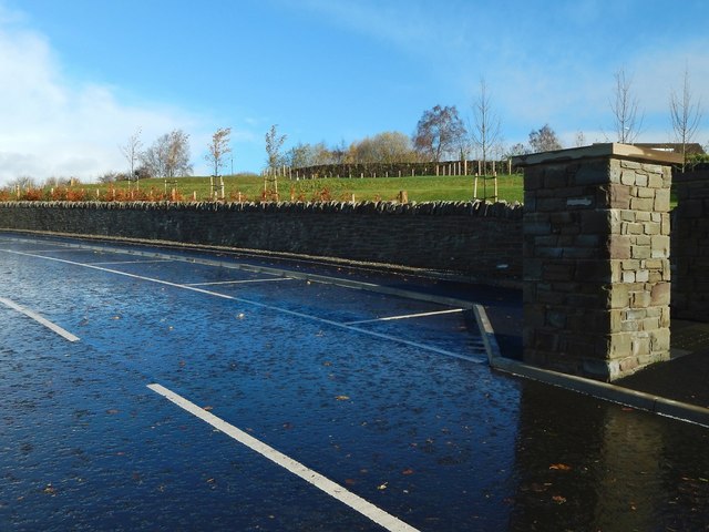 New Dumbarton Cemetery: memorial wall