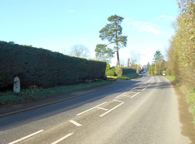 Codicote: Listed milepost on the B656 Codicote Road