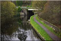 SD8332 : Leeds & Liverpool Canal, Burnley by Stephen McKay