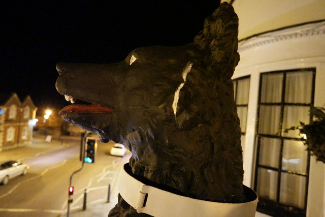 Bear's head © Bob Harvey cc-by-sa/2.0 :: Geograph Britain and Ireland