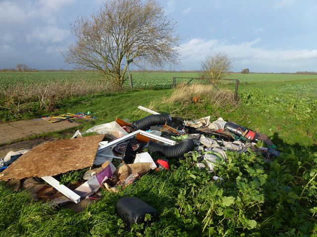 Fly-tipping at the end of West Fen Road