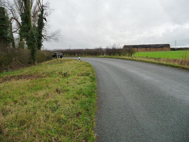 Sharp bend on Portway Lane