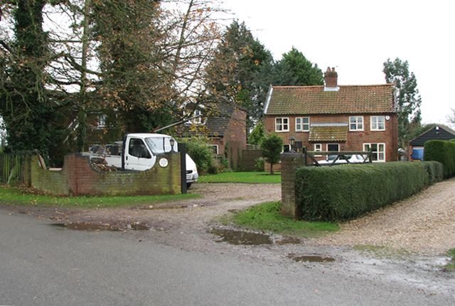 Houses in Tunstead Road