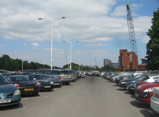 car-park-at-basingstoke-station-mr-ignavy-cc-by-sa-2-0-geograph