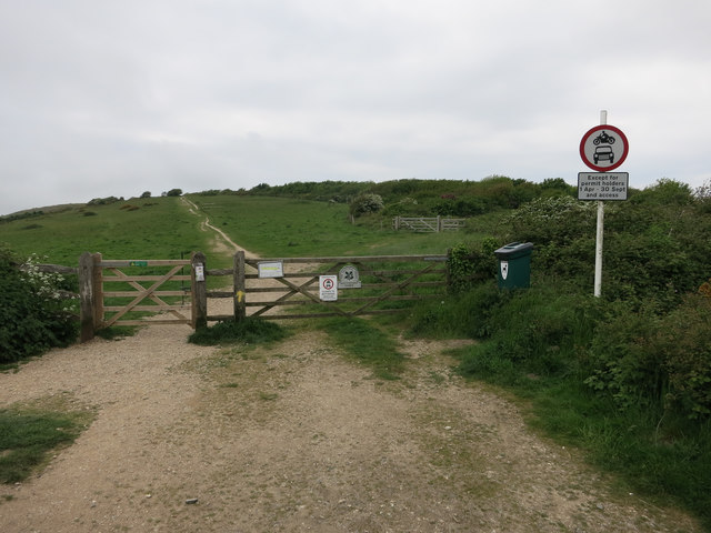 Byway on Mottistone Down © Hugh Venables :: Geograph Britain and Ireland