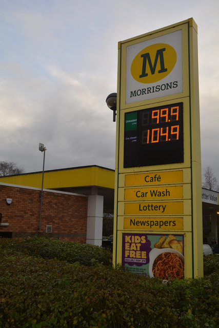 tiverton-morrisons-petrol-station-lewis-clarke-cc-by-sa-2-0