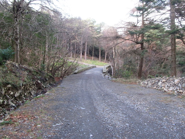 Approaching Craiganore Bridge from the south
