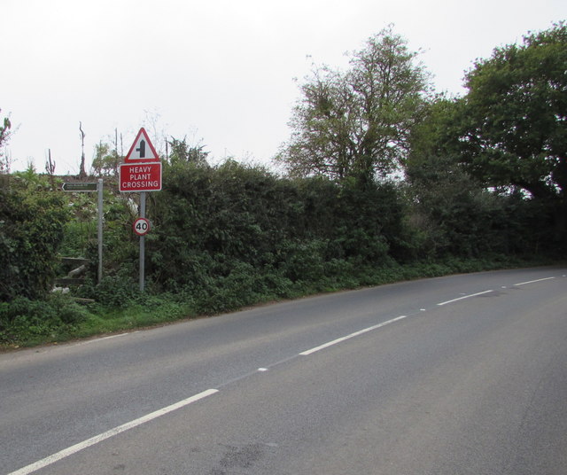 Heavy Plant Crossing sign, Smallbrook Lane near Ryde