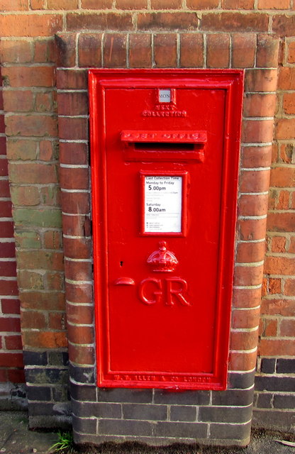 King George V postbox, Bath Road,... © Jaggery :: Geograph Britain and ...