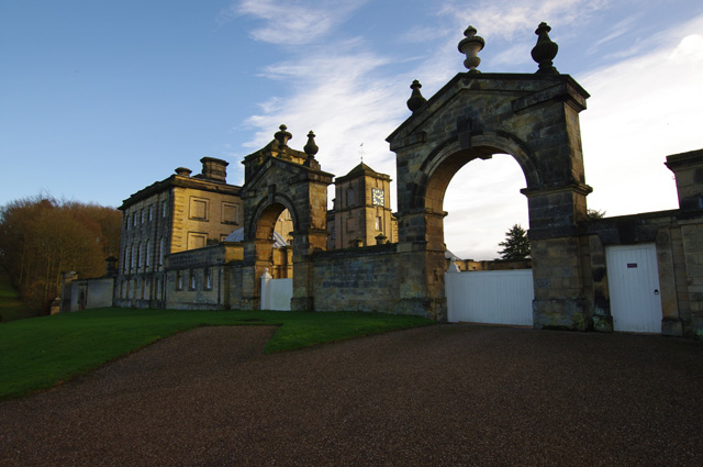 Castle Howard © Ian Taylor cc-by-sa/2.0 :: Geograph Britain and Ireland