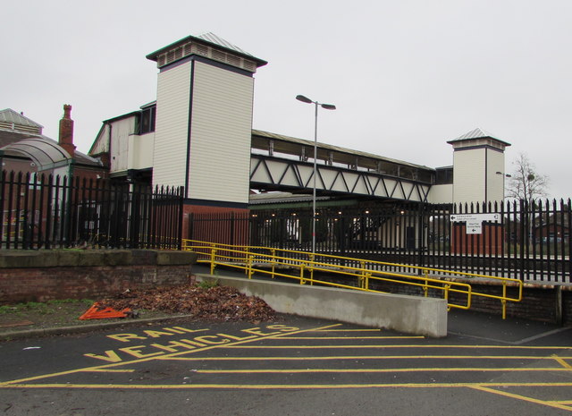 Hereford Railway Station Footbridge And © Jaggery Geograph