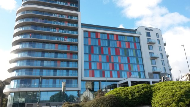 Bournemouth: new Hilton Hotel frontage © Chris Downer cc-by-sa/2.0 ...