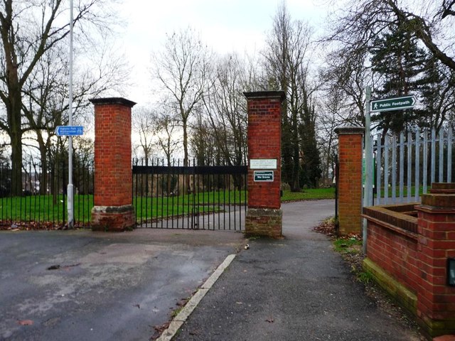 Entrance to Chingford Mount Cemetery