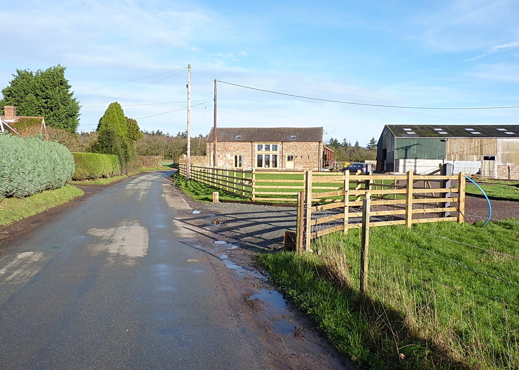 Bank House Farm © Richard Law cc-by-sa/2.0 :: Geograph Britain and Ireland