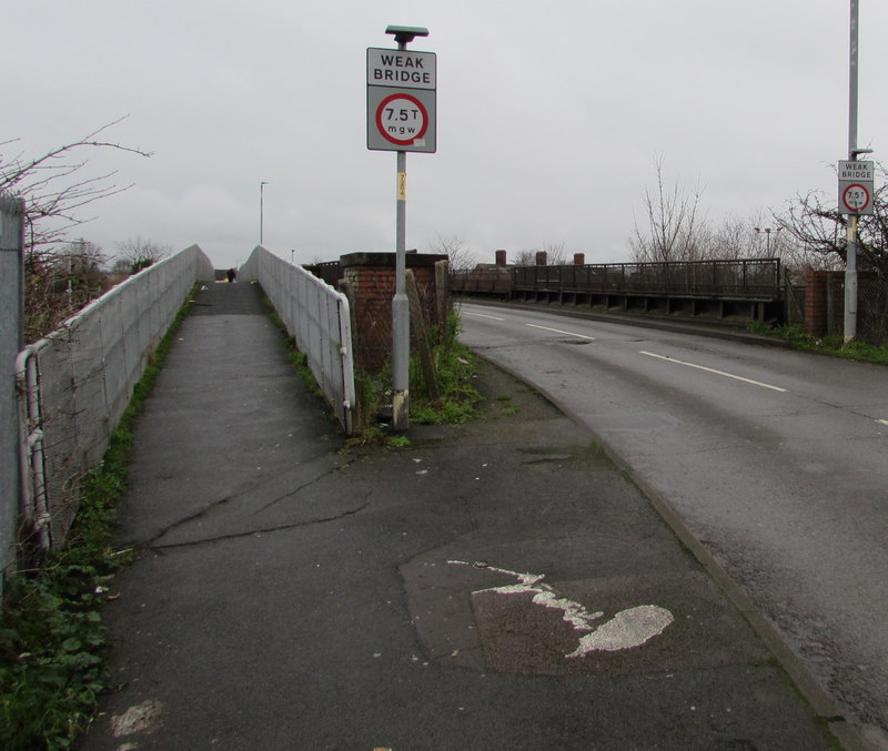 weak-bridge-and-parallel-footbridge-jaggery-geograph-britain