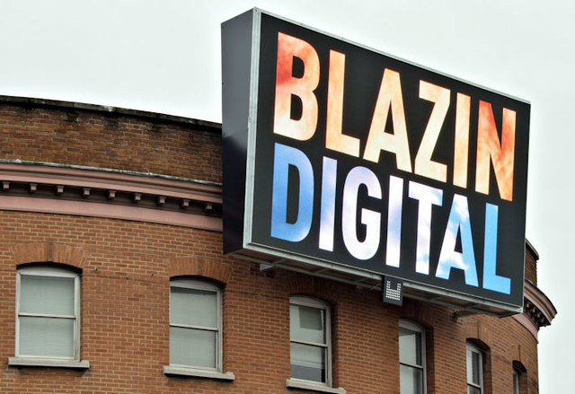 Digital advertisement, Shaftesbury Square, Belfast - January 2016(1)