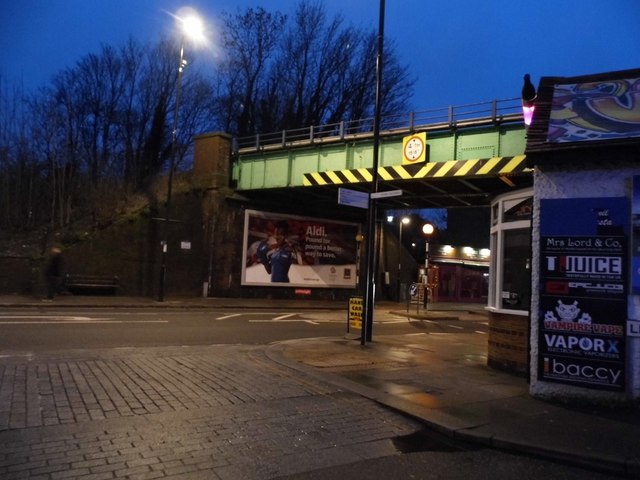 Coulsdon Town Railway Station, Croydon - area information, map, walks ...