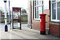 TA1766 : George V postbox in front of Bridlington Railway Station by JThomas