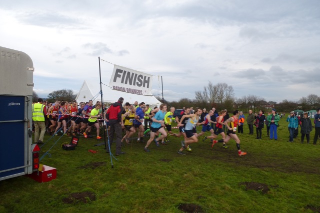 Jolly Holly Jog starting © DS Pugh :: Geograph Britain and Ireland