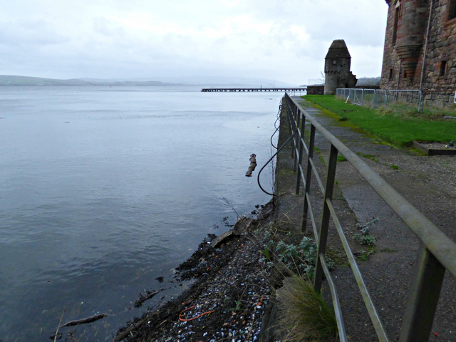 Waterfront at Newark Castle