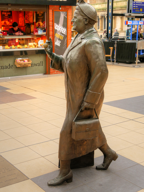 Bessie Braddock Statue, Liverpool Lime Street Station