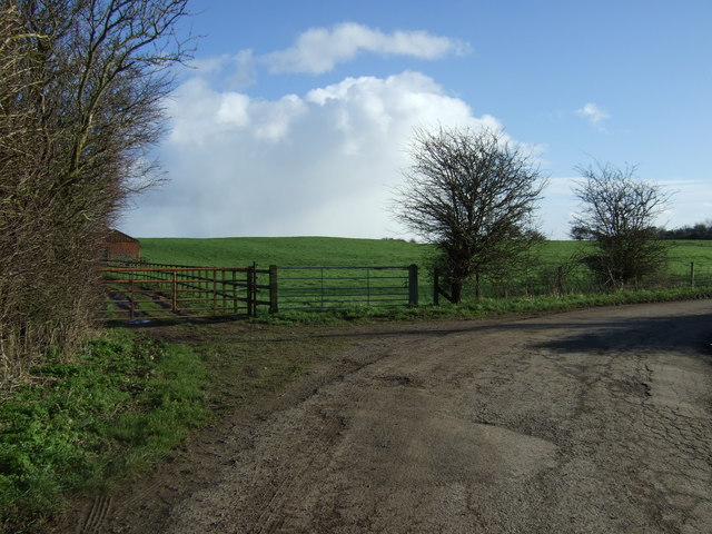 Track and field entrance, Manor House Farm
