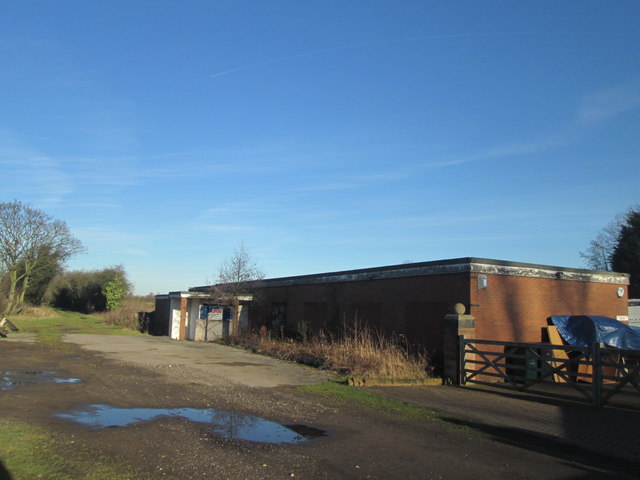 Disused building at the southern end of Gibbon lane