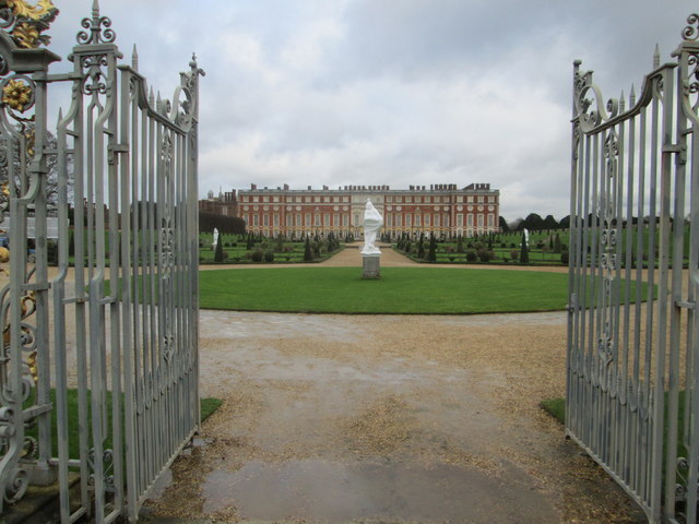 Open gates  Hampton Court Gardens