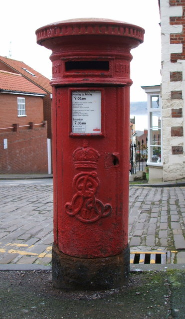 Edward VII postbox on Longwestgate, Scarborough