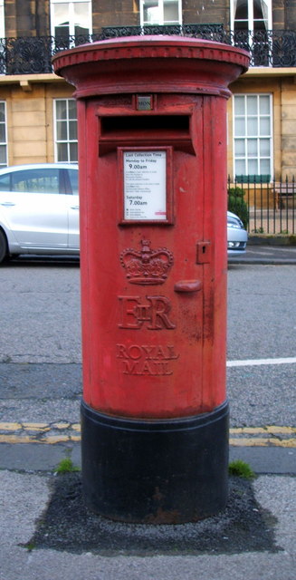 Elizabeth II postbox on The Crescent, Scarborough