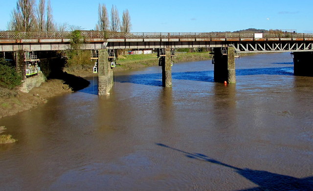 Maintenance work on the River Usk... © Jaggery cc-by-sa/2.0 :: Geograph ...