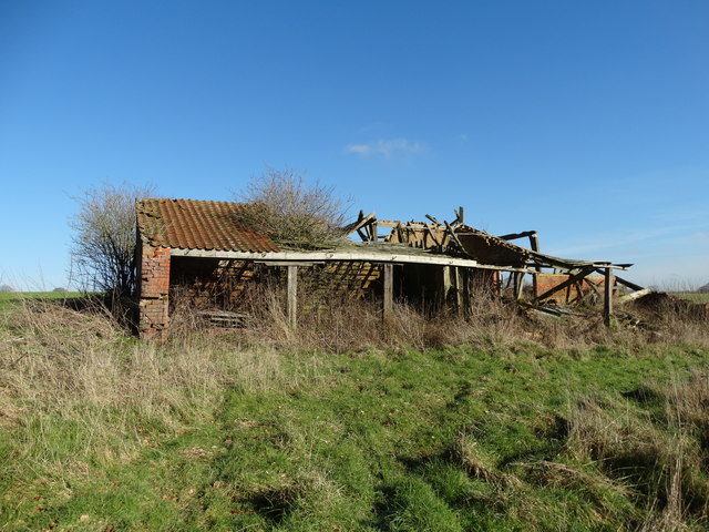 Farm ruin by Barn Holt © Neil Theasby cc-by-sa/2.0 :: Geograph Britain ...