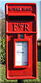 TA1765 : Close up, Elizabeth II postbox on Avocet Way, Bridlington by JThomas