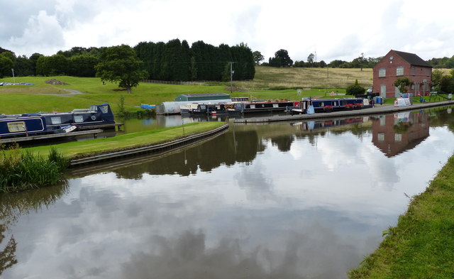 Springwood Haven Marina and the Coventry... © Mat Fascione cc-by-sa/2.0 ...