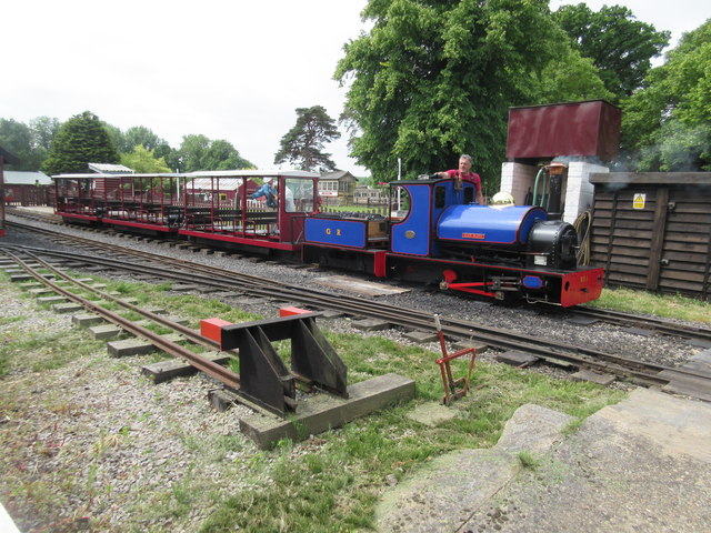 Preparing For Departure, The Garden © Peter Holmes :: Geograph 