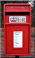 TA1080 : Elizabeth II postbox on Muston Road, Filey by JThomas