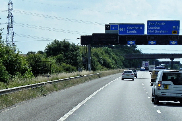 Southbound M18, approaching Interchange... © David Dixon cc-by-sa/2.0 ...