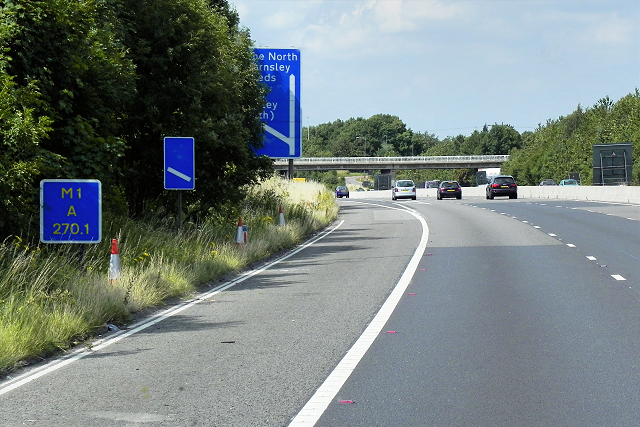 Northbound M1 Approaching Junction 36,... © David Dixon cc-by-sa/2.0 ...