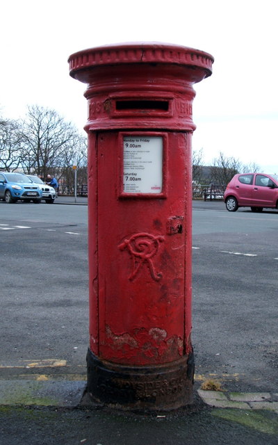 Victorian postbox on Esplanade, Scarborough