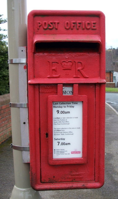 Close up, Elizabeth II postbox on Oriel Crescent, Scarborough