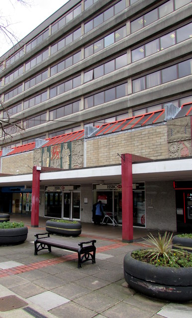 HSBC branch in Cwmbran shopping centre © Jaggery cc-by-sa/2.0 ...